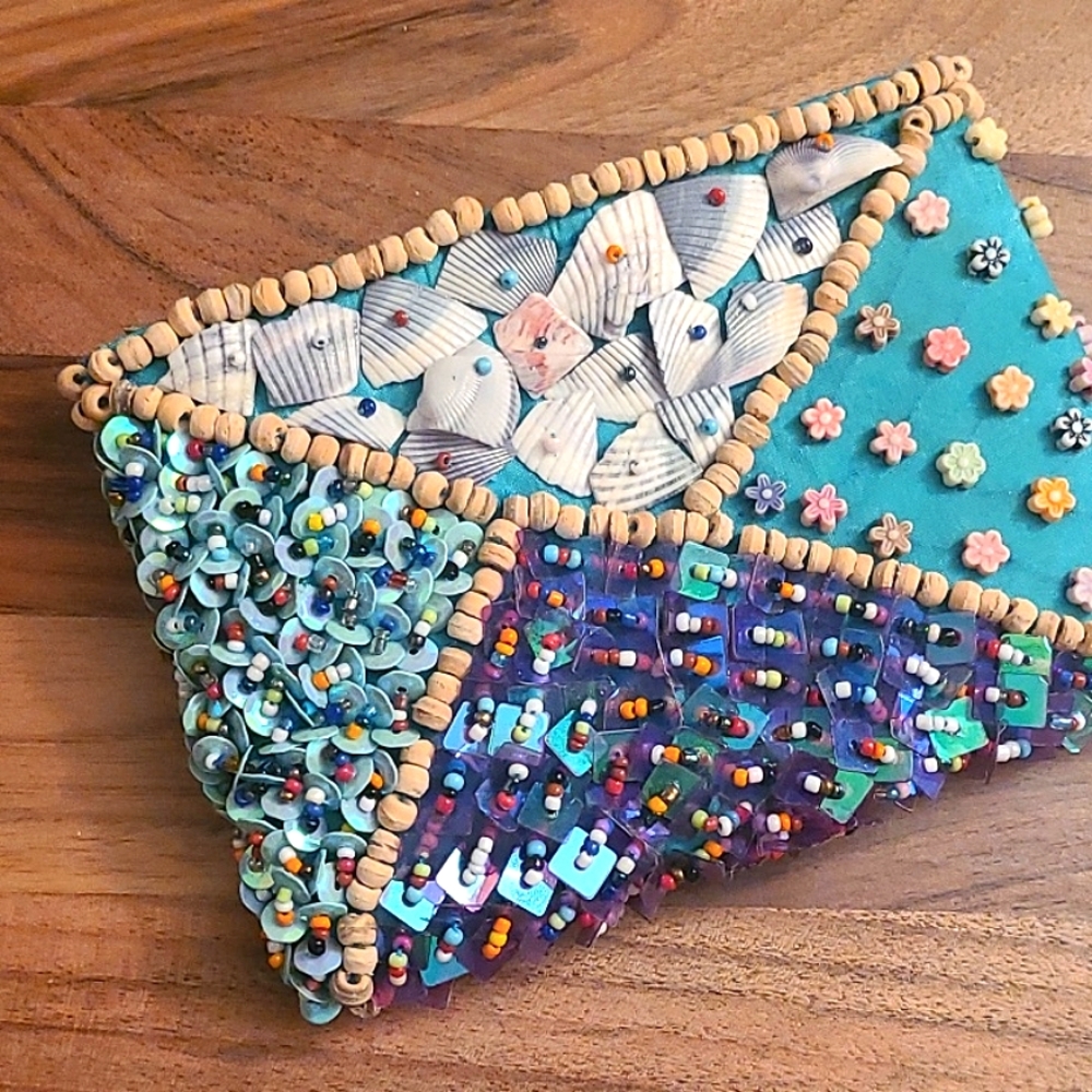 Ocean Vibes Sea Shell, Sequins, and Floral Appliqué Beaded Coin Purse